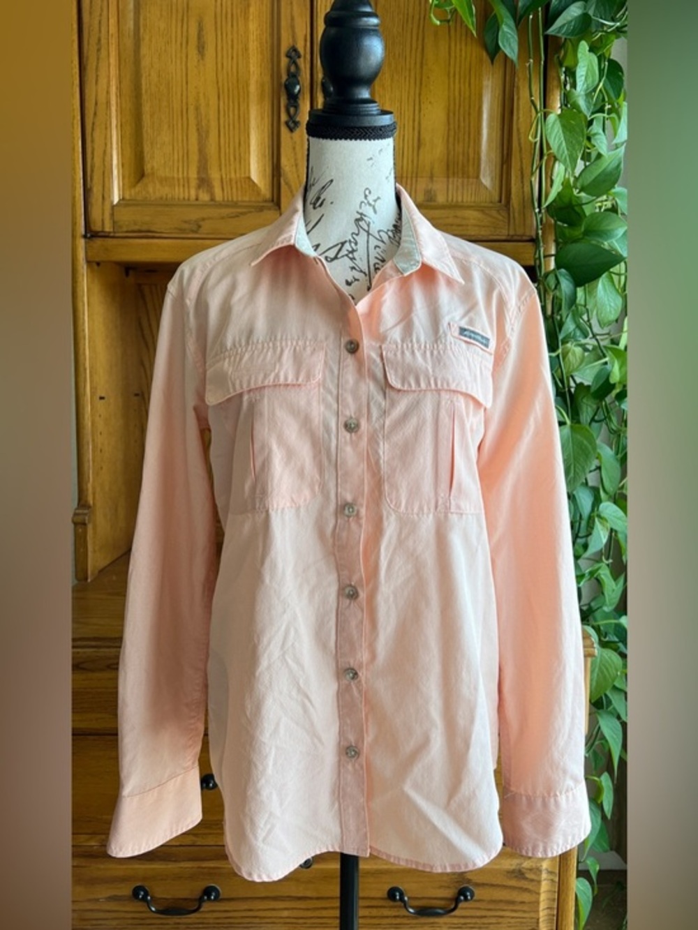 Eddie Bauer Sport Shop Womens XS Peach Plaid Long Sleeve Hiking Fishing Shirt